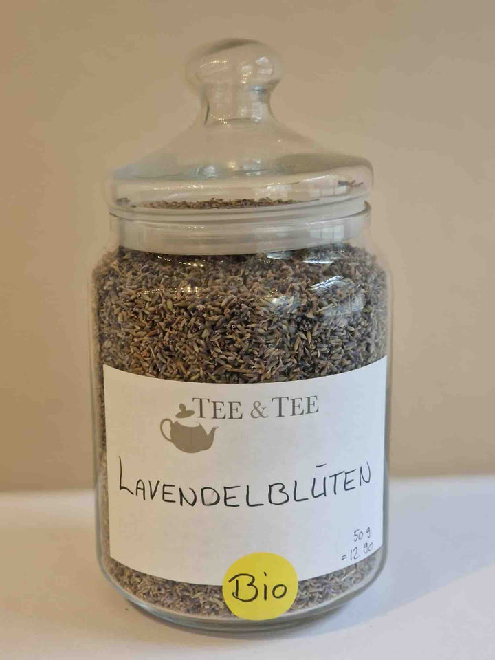 Loose herbs lavender blossoms organic